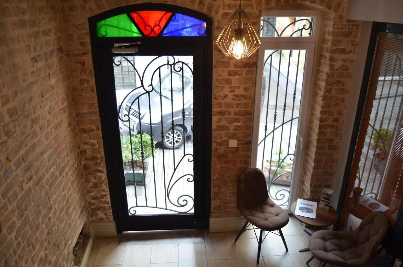 بيت ضيافة Benan Apartment اسطنبول