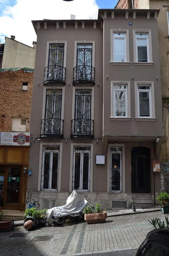 Benan Apartment اسطنبول بيت ضيافة